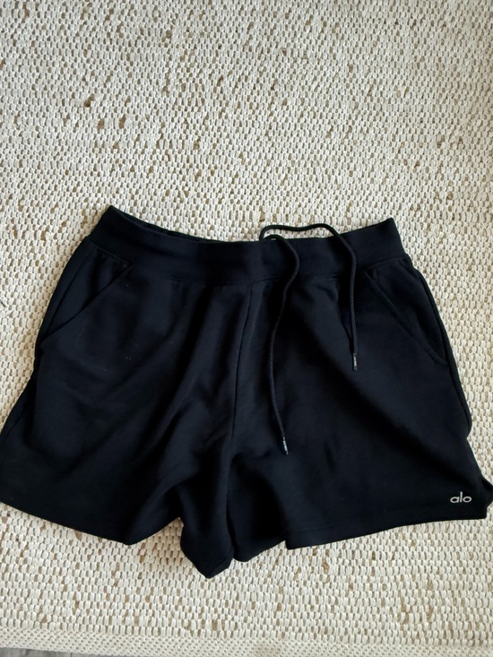 ALO Yoga Pants - ALO Low Key Sweat Shorts Black M